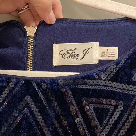 Eliza J blue sequined velvet dress - Picture 3 of 6